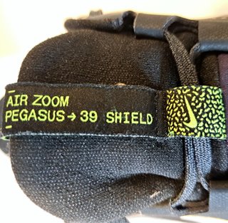NIKE AIR ZOOM PEGASUS 39 SHIELD Zapatillas running