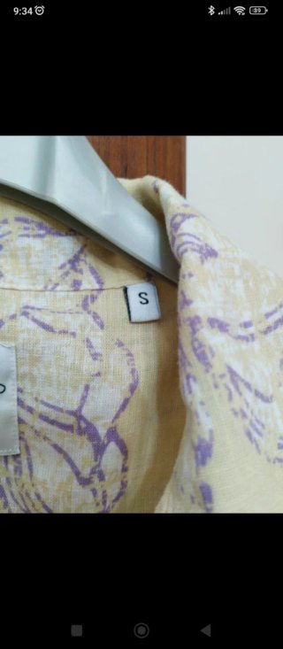 Camicia floreale gialla e viola