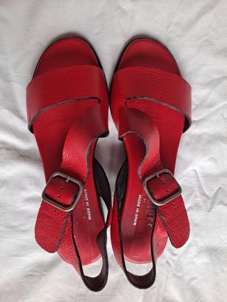 Sandalias Plumers Talla 37 . Rojas