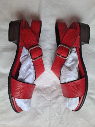 Sandalias Plumers Talla 37 . Rojas