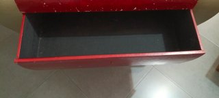 Mueble entradita rojo y dorado  para restaurar.