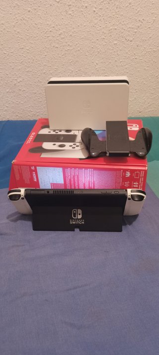 Nintendo Switch OLED Negra/Blanca