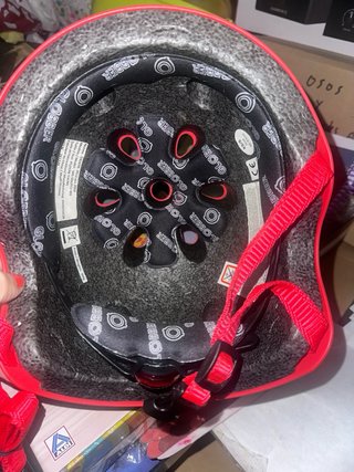 Casco infantil Globber rojo