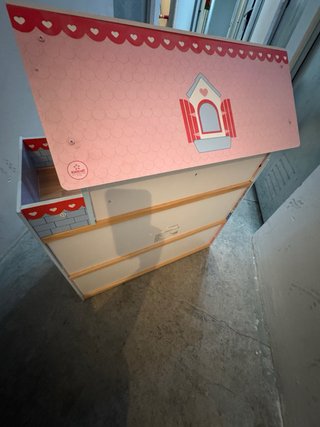 Casa de muñecas de madera rosa