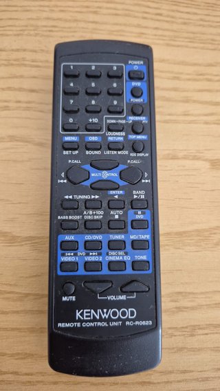 Amplificador Kenwood con 5 altavoces