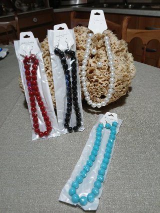 Collana e orecchini perline