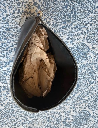 Bolso de mano o neceser plata vieja
