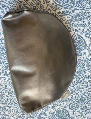 Bolso de mano o neceser plata vieja