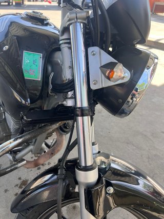 Honda CBF250 Naked Negra