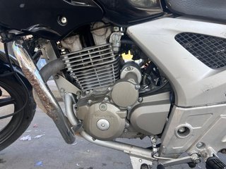 Honda CBF250 Naked Negra