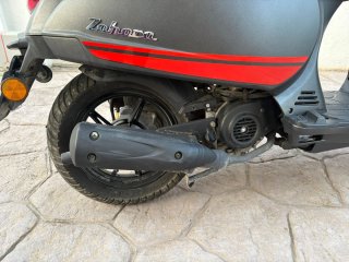 Moto Scooter 49cc Automática Negra y Roja