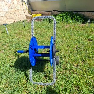 Carrito porta-manguera azul