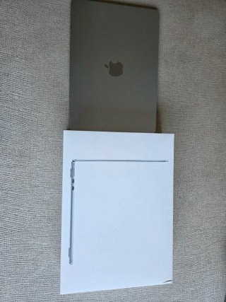MacBook Air M4 13.6 16GB RAM 256GB SSD. Azul cielo