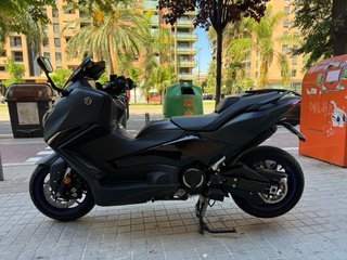 Yamaha TMAX 560 2025 Negra