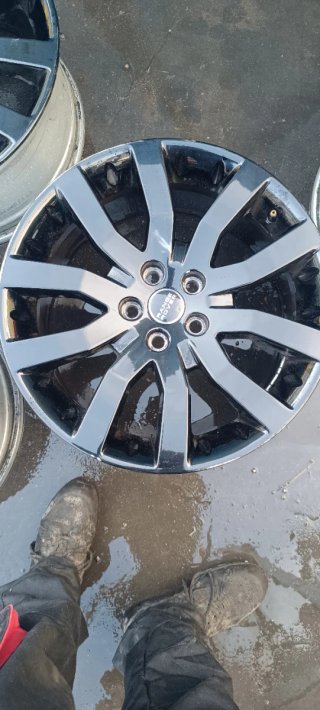 Llantas 20 pulgadas Land Rover.