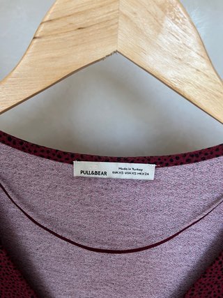 Vestido Pull and Bear burdeos estampado XS