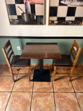 12 Sillas de Madera y 6 Mesas 70x60