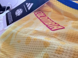 Camiseta Selección Colombia adidas 2 XL y 1 L