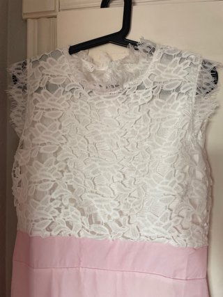 Vestido elegante rosa y blanco