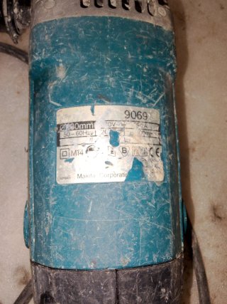 Radial Makita 9069