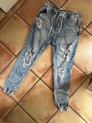 Jogger Vaquero Roto Bershka