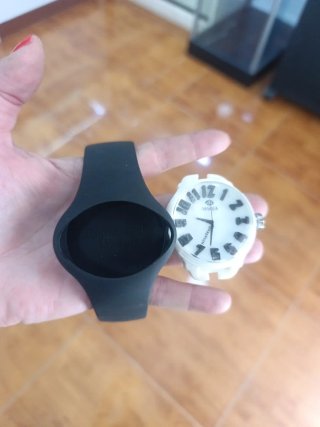 Reloj Marea Blanco con Números Negros