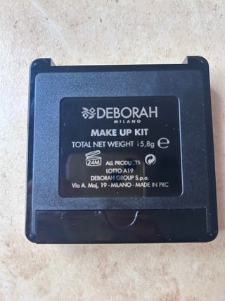 Maquillaje Deborah Milano Negro