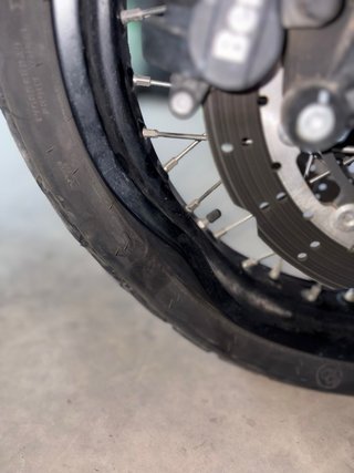 Benelli TRK Negra - Golpe Leve