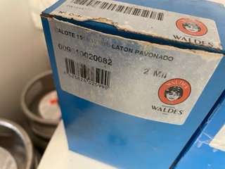 Lote mercería: ganchos, corchetes,ojales, etc.