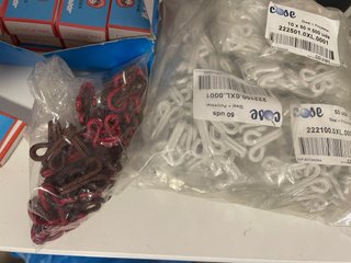Lote mercería: ganchos, corchetes,ojales, etc.
