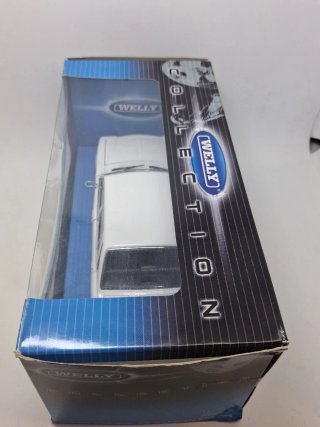 Peugeot 504 Berlina 1975 Welly scala 1:24.Nuova.