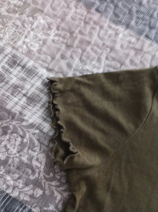 T-shirt ragazza con farfalla