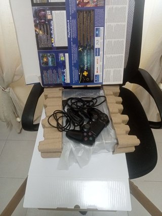 Sony PlayStation 4 Slim 1 TB Console completa