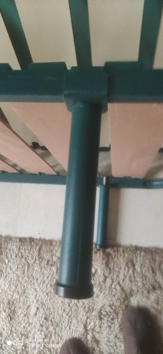 2 Somieres de láminas anchos.