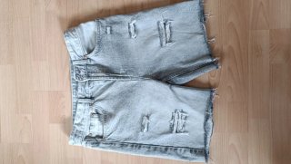 Pantalón corto Bershka gris