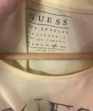 Camiseta Guess amarilla