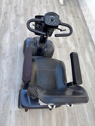 Scooter movilidad reducida Invacare negra