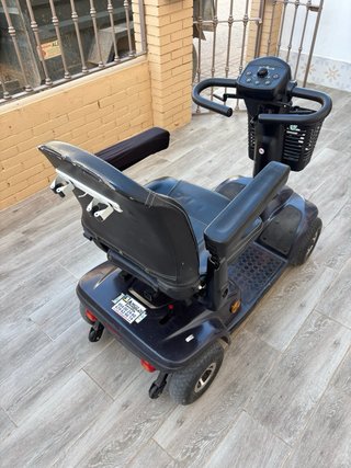 Scooter movilidad reducida Invacare negra