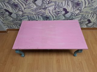 Mesa de centro vintage rosa y azul