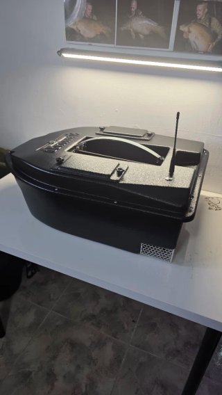 Carpio C3 Carpfishing barco cebador