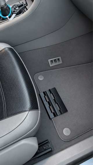 Soporte extintor coche alfombrilla copiloto
