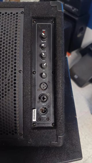 Monitor SubZero Activo 200W 10
