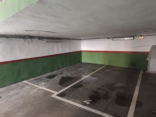Garaje en venta en Los Cármenes en Madrid