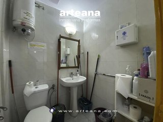 Local comercial en alquiler en Bellas Vistas en Madrid