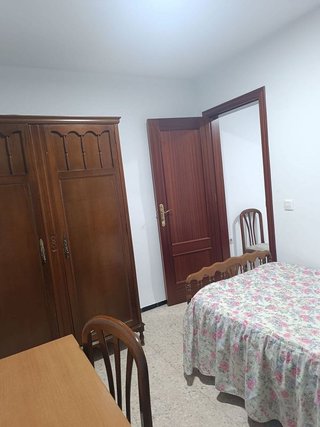 Piso en alquiler en Cruz Roja en Sevilla