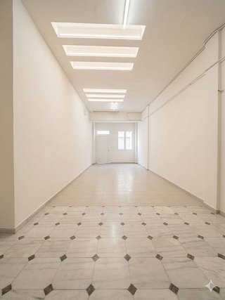 Local comercial en venta en Vista Alegre en Madrid