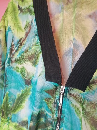 Cazadora bomber Stradivarius Tropical M