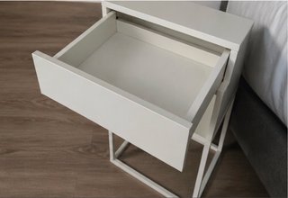 Mesita de noche VIKHAMMER IKEA blanco