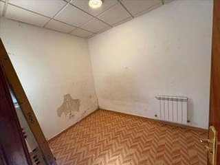 Local comercial en venta en Abrantes en Madrid