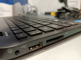 Mini Portátil Acer Travelmate de 11"